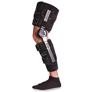 Knee BREG 20135 Brace Plus Acl/MCL/LCL Polycentric Hinge Padded Straps Condyle Pad Adjustable Strap Circumference Joint 19.5 21/15.25 16.25 6 Above Mid Patella/Knee Joint 19.5 21/15.25 16.25 Medium Functional Left 6 Above Mid Patella/Knee 